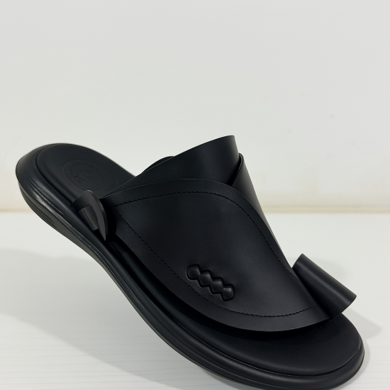 حذاء عملي وفخم لون اسود ارتفاع 3سم